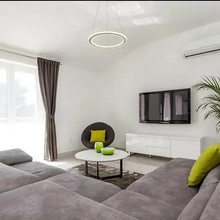 Apartments Stobrec *